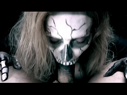 ❤️ Demonska djevojka siše kurac svojim crnim ustima i guta spermu. ❤❌ Samo porno u pornografiji bs.hentaivost.ru ❌️❤